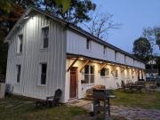 Hay Loft in Historic Barn - 4 Minutes to Legoland