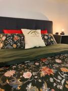 VOK Luxury Home I Tropical Living