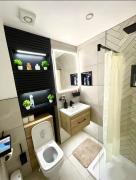 West-End 2 Bed Flat Entire Place w Free Parking