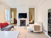 Stylish 1 Bed in SW7 with Private Balcony