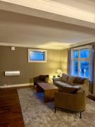 Downtown 3-bedroom apartment