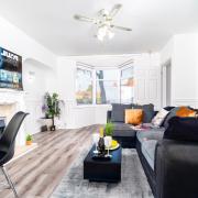 Charming 3 Bed House - Garden - Parking - Wi-Fi Netflix 83BMH