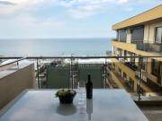 Summerlad Mamaia Beach