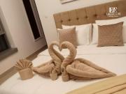 2BR Downtown Dubai - Near Burj Khalifa - Private Podium Seating - Sleeps 4