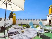 Apartment Spektakuläre Terrasse mit Grill by Interhome