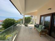 Apartment Frisch renovierte Ferienwohnung mit Meerblick by Interhome