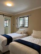 Crème de la crème Tiny Cottage