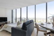 Chic 2BR City Stay Amazing Views & Parking