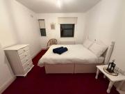 Walk to Town Centre, 2BR Base near Cork & Kinsale