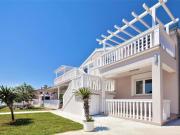 Apartment mit Jacuzzi in Villa mit Parkplatz by Interhome