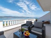 Apartment Geräumige Ferienwohnung mit Meerblick by Interhome