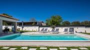 Beautiful Villa Barbara with pool in Kastelir