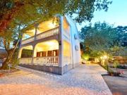 Apartment Gemütliches Studio-Apartment für 2 Personen in Malinska by Interhome