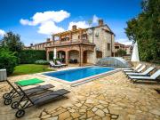 Holiday Home Villa Wish mit beheiztem Pool by Interhome