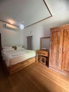 Private Room In Villa Near Ubud Monkey Forest and Tegenungan Waterfall