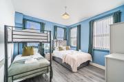 Latimer Flat 6 - Spacious 2-Bed Apt - Sleeps 7
