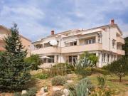 Apartment Nette Ferienwohnung mit Whirlpool und Garten by Interhome