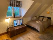 Studio Apartment with parking and close walk to beach and town