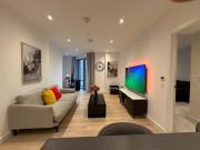 Penthouse 2 Bed 2 Bath 360 Balcony Rooftop View of London River Thames - LuxuryLondonStays