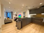 Penthouse 2 Bed 2 Bath 360 Balcony Rooftop View of London River Thames - LuxuryLondonStays