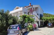 Apartments with parking space Barbat, Rab - 25045