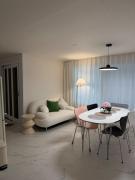 Stay in Breeze, 넓은 3룸 3베드, 2호선신림역세권, 호텔침구,홍대강남20분,단독주택1층 전체