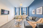 Latimer Flat 2 - Spacious 2-Bed Apt - Sleeps 7