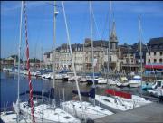 Studio moderne avec Balcon à 5 min de Honfleur parking et piscine