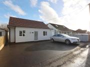 6 Bedensuite house by N And N Stays Ltd, Perfect for contractors and Corporate stays, Close to YTL Arena Site, Long Stay Disc, Pvt Parking for Vans and and work vehicles, Wifi