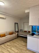 Sunny Villas Luxury Apartment with Garden and Seaview