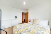 Fully Serviced Two Bed Apartment by ExCeL & O2