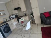 Stylish Bachelor Pad in the Heart of Fourways