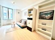 Bright 1 bedroom first floor near Republique Paris 10
