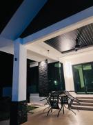 Top Langkawi Intl