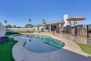 Pool and Putting Green Quiet Scottsdale Oasis!
