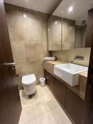 Spacious Chelsea Harbour Home with Garden, Pool, Gym