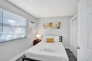 Rustic Retreats Beachy 1BR for 4 guests in the heart of Fort Lauderdale