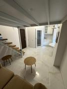 Tiny Square Apartment Old Town