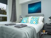 West End by Central Serviced Apartments - Cosy 1 Bedroom Flat - Fully Equipped - Perfect for Student or Professionals - WiFi - Parking - Modern - Smart TVs inRooms - Bus Route to Ninewells Hospital and City Centre