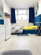 New-built En-suit room with Large TV Power shower