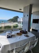 Apartamento frente mar com vista incrível