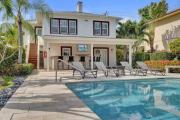 Modern 1BR Retreat w Pool & Bar at Lake Worth