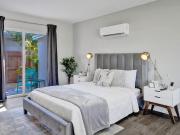 Studio with Private Patio in Pompano w Kitchenette