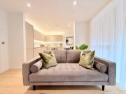 Luxury & Spacious 2-Bedroom Duplex in Angel