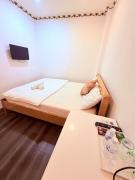 Crown Bui Vien Hotel