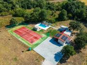 Holiday Home with Pool in Posedarje 54923