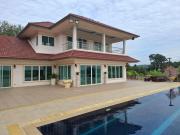 Cozy Country House with Pool