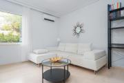Minimal Apartment in Vouliagmeni