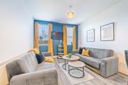 Latimer Flat 5 - Spacious 2-Bed Apt - Sleeps 7