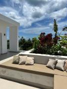 Stylish Penthouse with breathtaking oceanviews and private rooftop pool